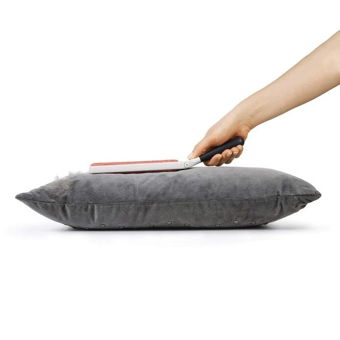 Remove Pet Hair From Furniture With FurLifter Brush | OXO 2 Remove Pet Hair From Furniture With FurLifter Brush | OXO - Image 2