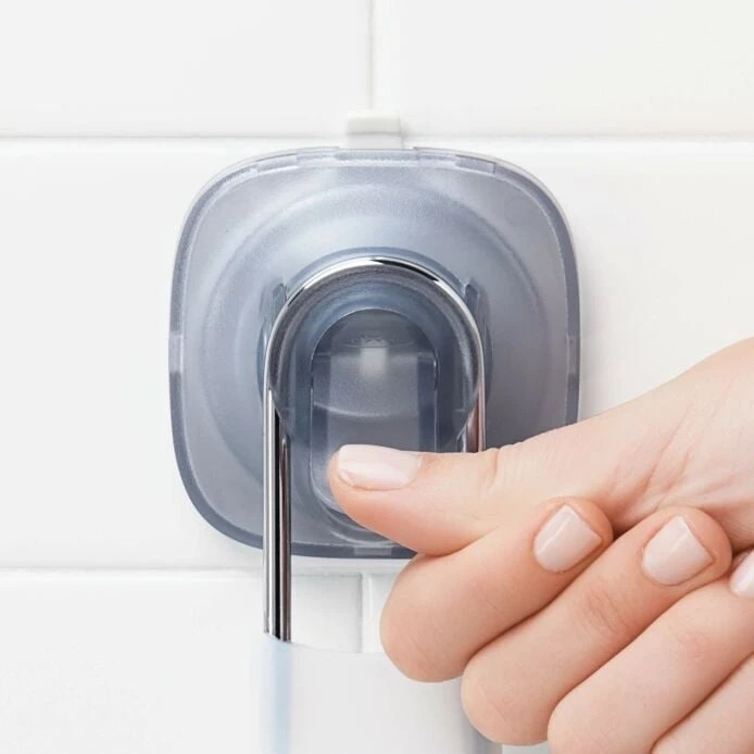 StrongHold™ Suction Fogless Mirror 4 StrongHold™ Suction Fogless Mirror - Image 4